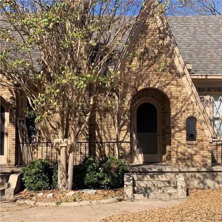 Rent this 2 bed duplex on 1314 North 1st Street in Temple, TX 76501