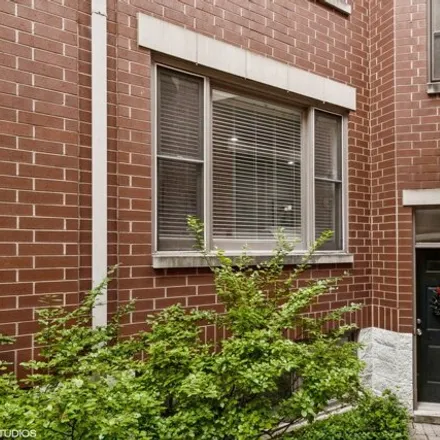Buy this 3 bed condo on 1334 West Webster Avenue in Chicago, IL 60614