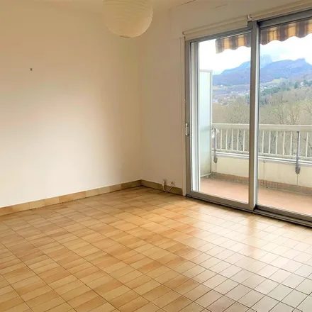 Rent this 2 bed apartment on 4 Avenue du Stade in 73000 Barberaz, France