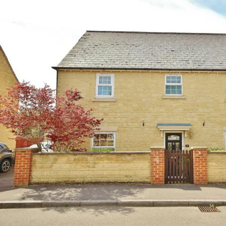 Buy this 4 bed house on Larch Lane in Witney, OX28 1AG