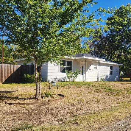 Buy this 3 bed house on 116 King Street in Commerce, TX 75428