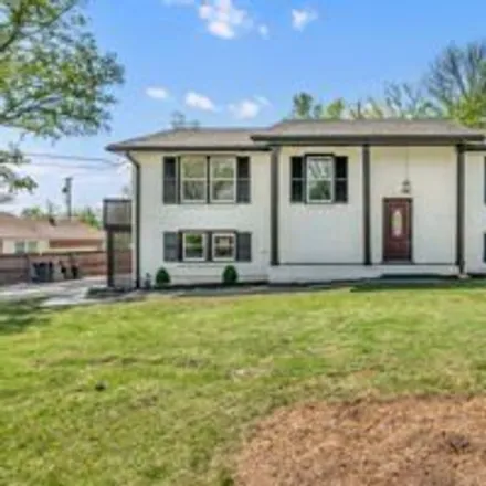 Buy this 4 bed house on 137 Del Crest Drive in Priest Lake Park, Nashville-Davidson