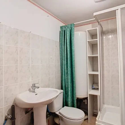Rent this 3 bed apartment on 1709 Chemin de la Mode in 30150 Saint-Geniès-de-Comolas, France