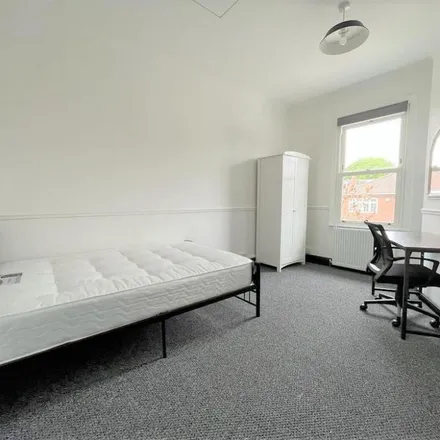 Image 2 - Bootham Crescent, York, YO30 7AJ, United Kingdom - Apartment for rent