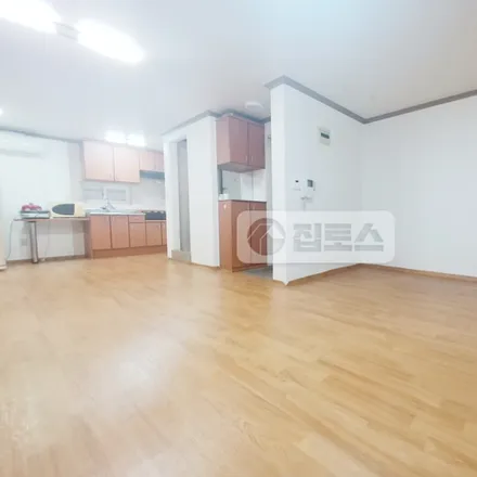 Rent this studio apartment on 서울특별시 강남구 대치동 928-7