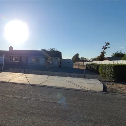 Image 7 - 13998 Coachella Road, Apple Valley, CA 92307, USA - House for sale