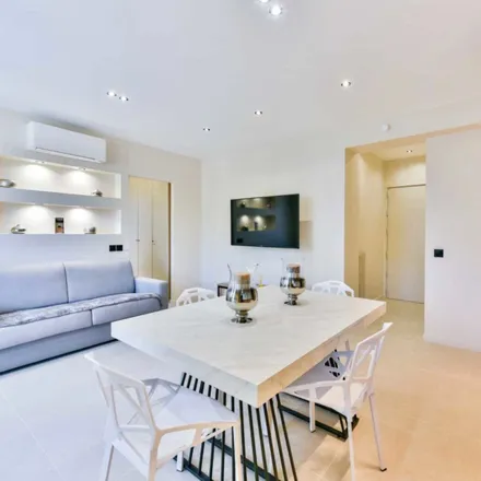 Image 4 - 4 Avenue Selvosa, 06400 Cannes, France - Apartment for rent
