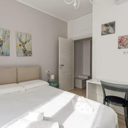 Rent this 2 bed apartment on La Cantina in Via Giuseppe Meda, 31