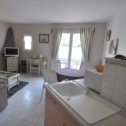 Rent this 1 bed apartment on 17670 La Couarde-sur-Mer