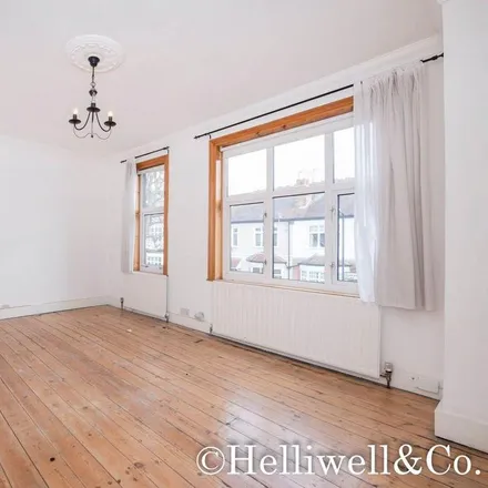 Image 2 - 15 Gumleigh Road, London, W5 4UX, United Kingdom - House for rent