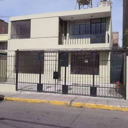 Image 2 - Botica Santa Cruz, Avenida Victor Andrés Belaúnde, Magisterial, Arequipa 04014, Peru - House for rent