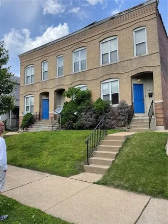 Buy this studio townhouse on 5329 Patton Avenue in St. Louis, MO 63112