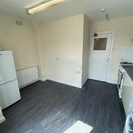 Image 6 - Priory Road, High Wycombe, HP13 6SL, United Kingdom - Apartment for rent