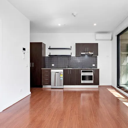 Image 3 - Wellington Street, St Kilda VIC 3182, Australia - Apartment for rent