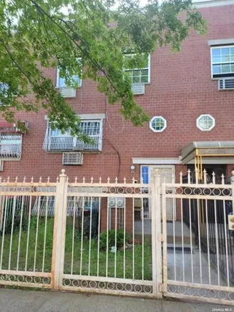 Buy this 5 bed house on 466 Howard Avenue in New York, NY 11233