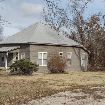 Buy this 2 bed house on 830 North Washington Street in Salem, MO 65560
