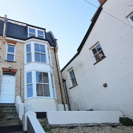Rent this 3 bed duplex on 2 Fore Street in Ilfracombe, EX34 9DU
