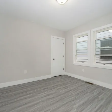 Rent this 3 bed apartment on 25 Tillinghast Street in Newark, NJ 07108