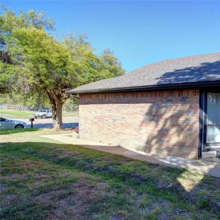 Image 3 - 1598 Woodfern Drive, Arlington, TX 76018, USA - House for sale