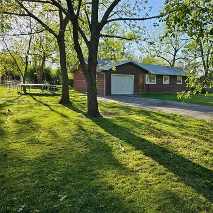 Buy this 3 bed house on 112 Clara Dr in Lebanon, Missouri