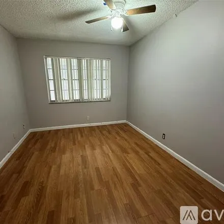Image 4 - 4354 NW 9th Ave, Unit 3d - Condo for rent