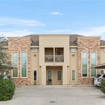Buy this 2 bed condo on 723 East Danielle Avenue in Pharr, TX 78577