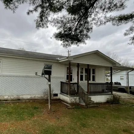 Buy this 3 bed house on 505 Burnett Street in Jamestown, Fentress County