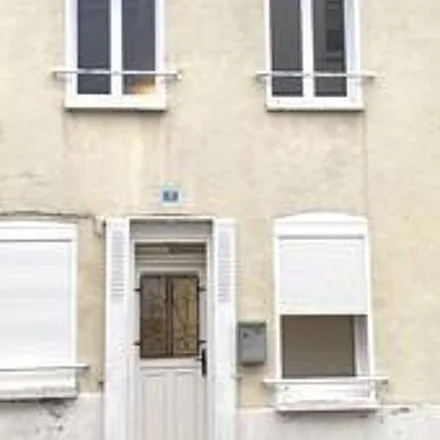 Rent this 3 bed apartment on Rond-Point de Lüdenscheid in 10100 Romilly-sur-Seine, France