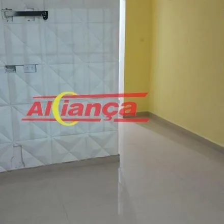 Rent this 3 bed house on Rua Santo Antônio do Ingá in Cumbica, Guarulhos - SP