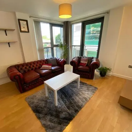 Buy this 2 bed apartment on 3 City Walk in Leeds, LS11 9BJ