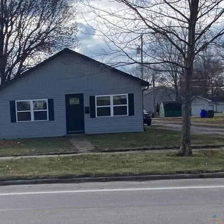 Buy this 3 bed house on 2354 East Broadway Boulevard in Sedalia, MO 65301