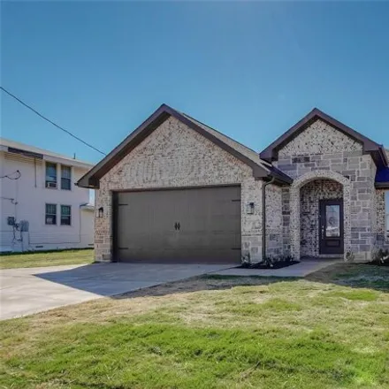 Buy this 4 bed house on 4401 Lee Street in Greenville, TX 75401