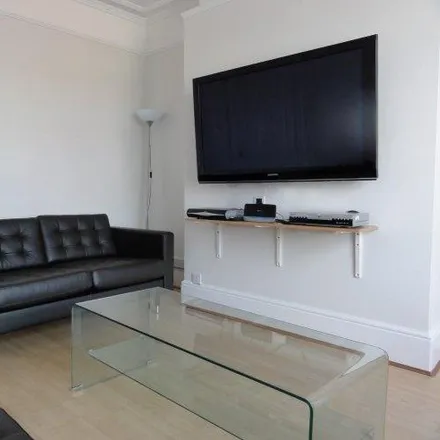 Rent this 6 bed room on 285 Psalter Lane in Sheffield, S11 9DF