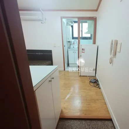 Rent this studio apartment on 서울특별시 관악구 봉천동 49-5