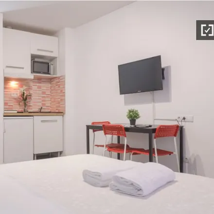 Image 5 - Calle de Alberto Aguilera, 22, 28015 Madrid, Spain - Apartment for rent