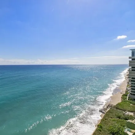 Image 5 - 5280 North Ocean Drive, Palm Beach Isles, Riviera Beach, FL 33404, USA - Condo for sale