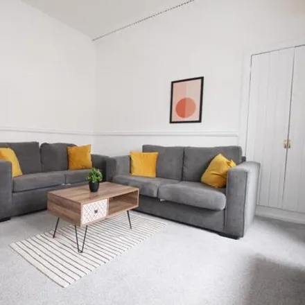Image 2 - Eastside, Kirkintilloch, G66 1QH, United Kingdom - Apartment for rent