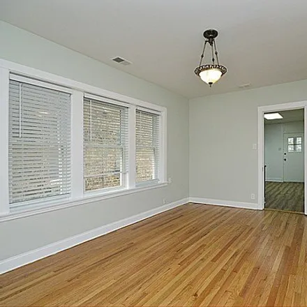 Image 6 - 5904 North Fairfield Avenue, Chicago, IL 60645, USA - Apartment for rent