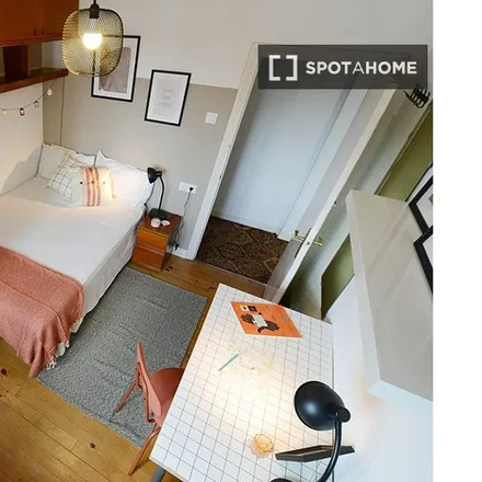 Rent this 3 bed room on Calle Monte Arno / Arno mendiaren kalea in 2, 48007 Bilbao