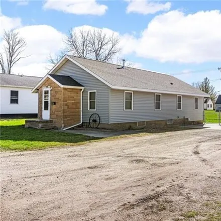 Image 3 - 1359 1st Avenue, Center Point, IA 52213, USA - House for sale