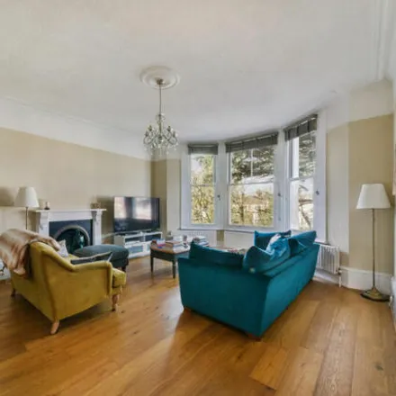 Image 3 - 140 Shooters Hill Road, London, SE3 8RN, United Kingdom - Apartment for sale