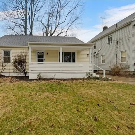 Buy this 2 bed house on 1058 Avon Street in Akron, OH 44310