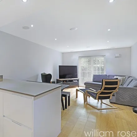 Image 7 - Highbeam House, 581 High Road Woodford Green, London, IG8 0RD, United Kingdom - Apartment for rent