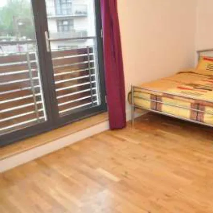 Rent this 3 bed room on 86 Copenhagen Place in Bow Common, London