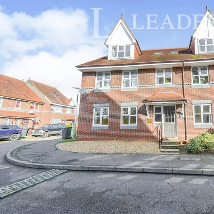 Rent this 2 bed apartment on The Brambles in St Albans, AL1 2DP