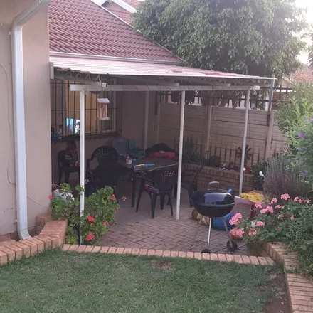 Image 3 - unnamed road, Garsfontein, Gauteng, 0043, South Africa - Townhouse for rent