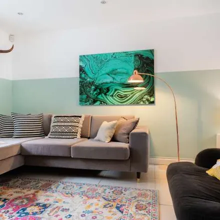 Rent this 6 bed apartment on Castleacre in 15 Hyde Park Crescent, London