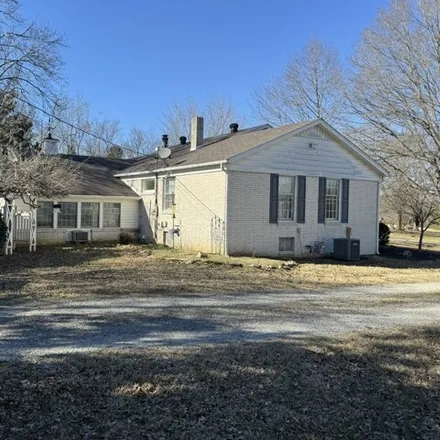 Image 8 - 111 Moore Lane, New Johnsonville, Humphreys County, TN 37134, USA - House for sale