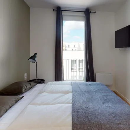 Rent this 2 bed room on 1 Rue Sœur Théophane in 76100 Rouen, France