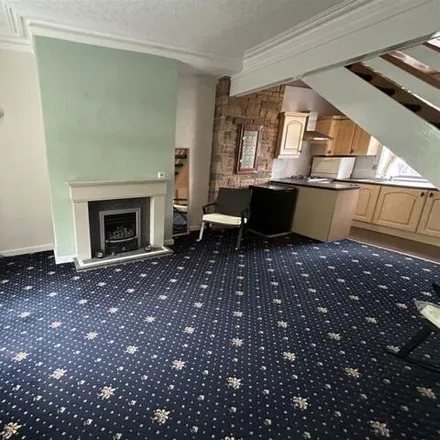 Image 7 - Sunny Bank, Oldham, Greater Manchester, N/a - Townhouse for sale
